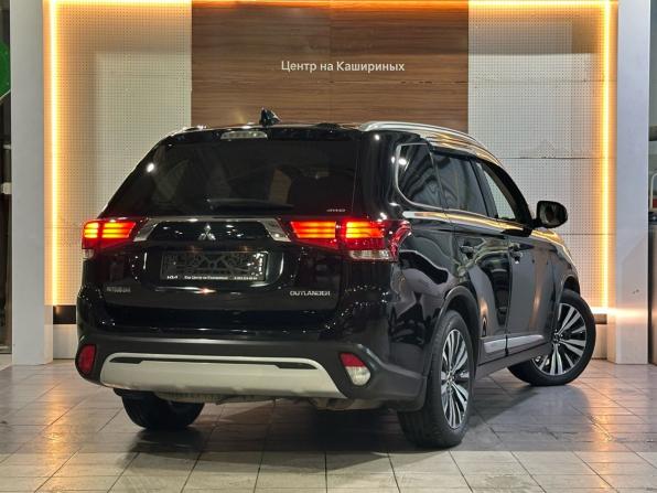 Mitsubishi Outlander III Рестайлинг 3 с пробегом 2020 года, цена 2 399 900 рублей, 100500 км, внедорожник, Автокод Объявления