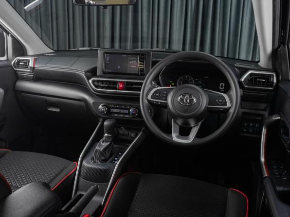 Toyota Raize I с пробегом 2021 года, цена 2 099 000 рублей, 17007 км, внедорожник, Автокод Объявления