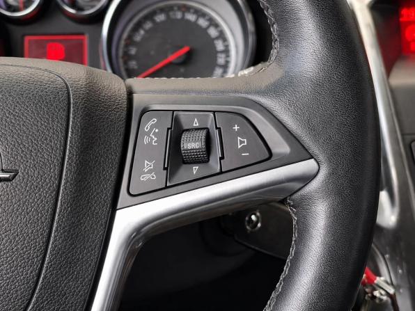 Opel Astra J Рестайлинг с пробегом 2012 года, цена 897 000 рублей, 107928 км, хэтчбек, Автокод Объявления