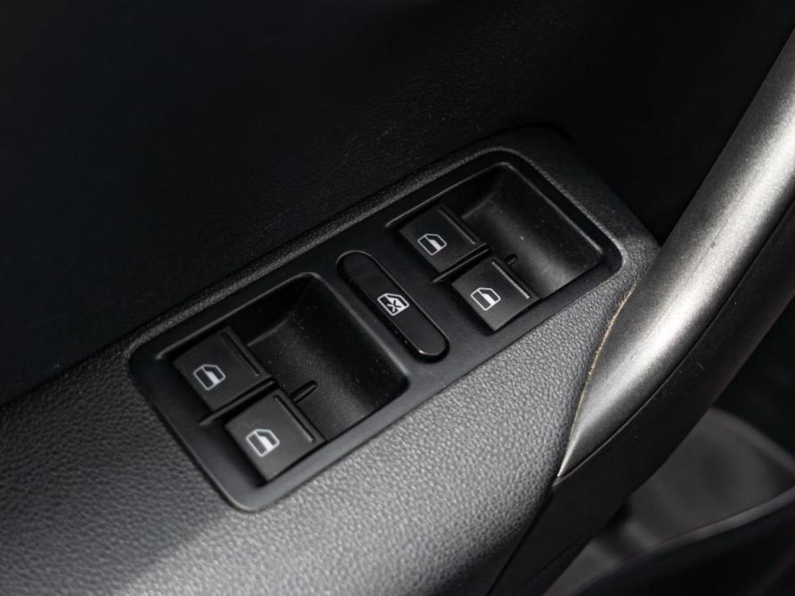 Volkswagen Polo V Рестайлинг Краснодар  - изображение 15