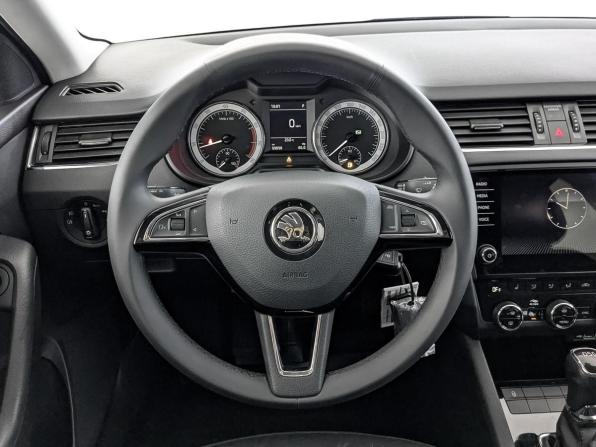 Skoda Octavia III (A7) Рестайлинг с пробегом 2019 года, цена 1 925 000 рублей, 99888 км, лифтбек, Автокод Объявления
