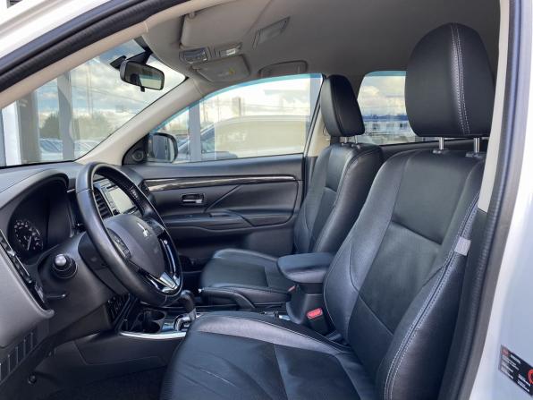 Mitsubishi Outlander III Рестайлинг 2 с пробегом 2017 года, цена 1 599 000 рублей, 235190 км, внедорожник, Автокод Объявления