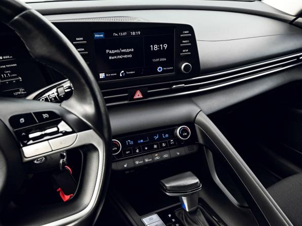 Hyundai Elantra VII (CN7) с пробегом 2021 года, цена 1 849 000 рублей, 127975 км, седан, Автокод Объявления