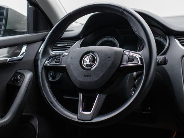 Skoda Octavia III (A7) Рестайлинг с пробегом 2020 года, цена 1 920 000 рублей, 120771 км, лифтбек, Автокод Объявления