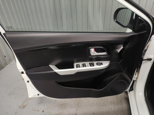 Kia Rio III с пробегом 2013 года, цена 690 000 рублей, 196000 км, хэтчбек, Автокод Объявления
