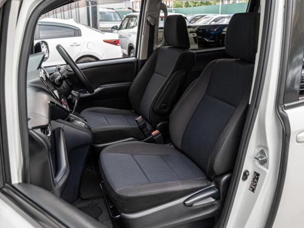 Toyota Noah III (R80) с пробегом 2015 года, цена 1 760 000 рублей, 199441 км, минивэн, Автокод Объявления