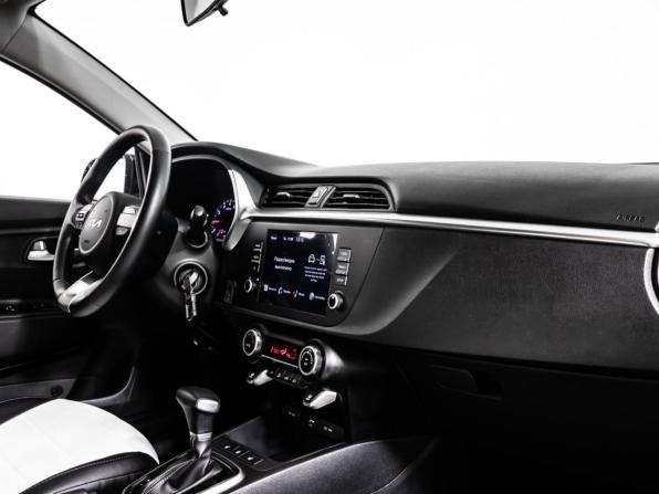Kia Rio IV Рестайлинг с пробегом 2021 года, цена 2 099 000 рублей, 74500 км, хэтчбек, Автокод Объявления