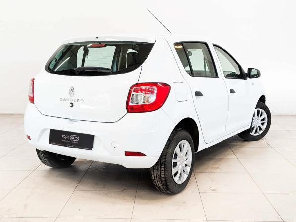 Renault Sandero II Рестайлинг с пробегом 2021 года, цена 990 000 рублей, 4222 км, хэтчбек, Автокод Объявления