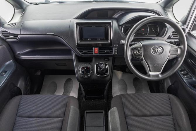 Toyota Noah III (R80) с пробегом 2015 года, цена 1 899 000 рублей, 126000 км, минивэн, Автокод Объявления
