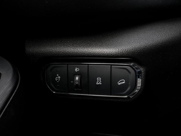 Haval Jolion I Рестайлинг с пробегом 2023 года, цена 1 920 000 рублей, 38015 км, внедорожник, Автокод Объявления