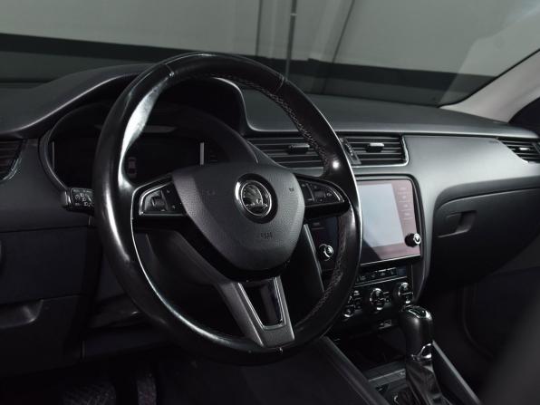 Skoda Octavia III (A7) Рестайлинг с пробегом 2019 года, цена 1 314 995 рублей, 214606 км, лифтбек, Автокод Объявления