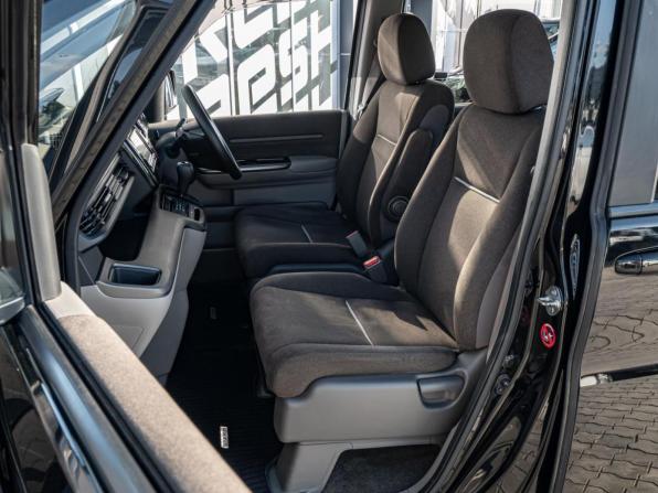 Honda Stepwgn V с пробегом 2015 года, цена 1 475 000 рублей, 275998 км, минивэн, Автокод Объявления