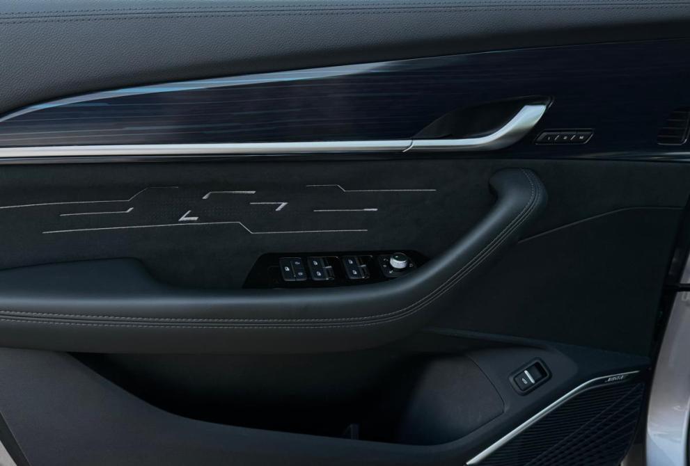 Geely Monjaro I Набережные Челны  - изображение 13