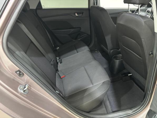 Hyundai Solaris II с пробегом 2018 года, цена 1 350 000 рублей, 63904 км, седан, Автокод Объявления