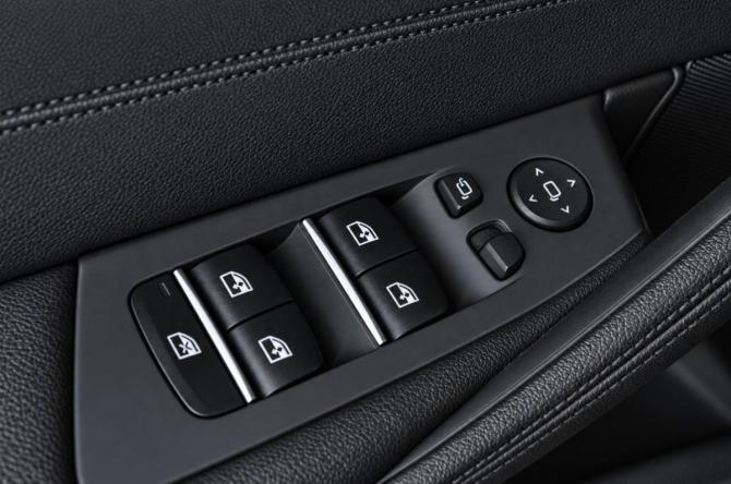 BMW 5 серии VII (G30/G31/G38) с пробегом 2018 года, цена 3 529 000 рублей, 93000 км, седан, Автокод Объявления