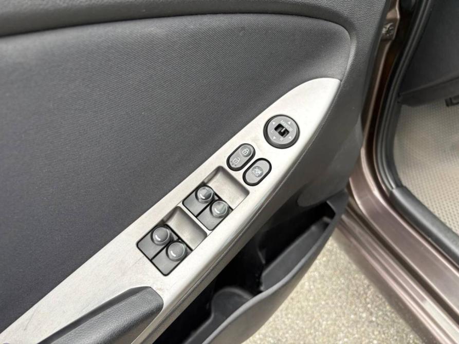 Hyundai Solaris I Рестайлинг Нижний Тагил  - изображение 9