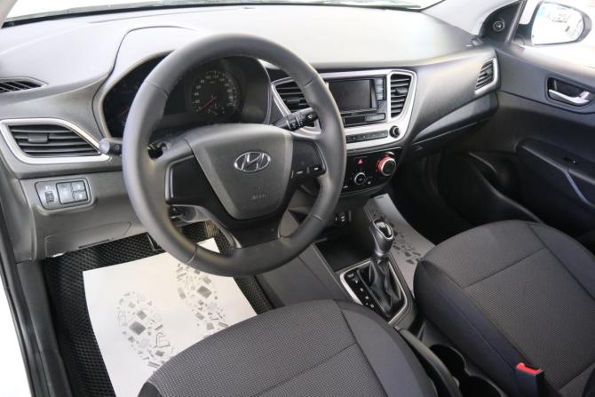 Hyundai Solaris II с пробегом 2018 года, цена 1 059 000 рублей, 217000 км, седан, Автокод Объявления