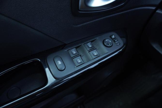 Renault Kaptur I Рестайлинг с пробегом 2021 года, цена 1 585 000 рублей, 97248 км, внедорожник, Автокод Объявления
