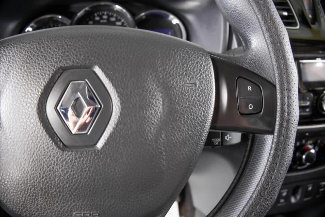 Renault Logan II с пробегом 2016 года, цена 819 000 рублей, 100730 км, седан, Автокод Объявления