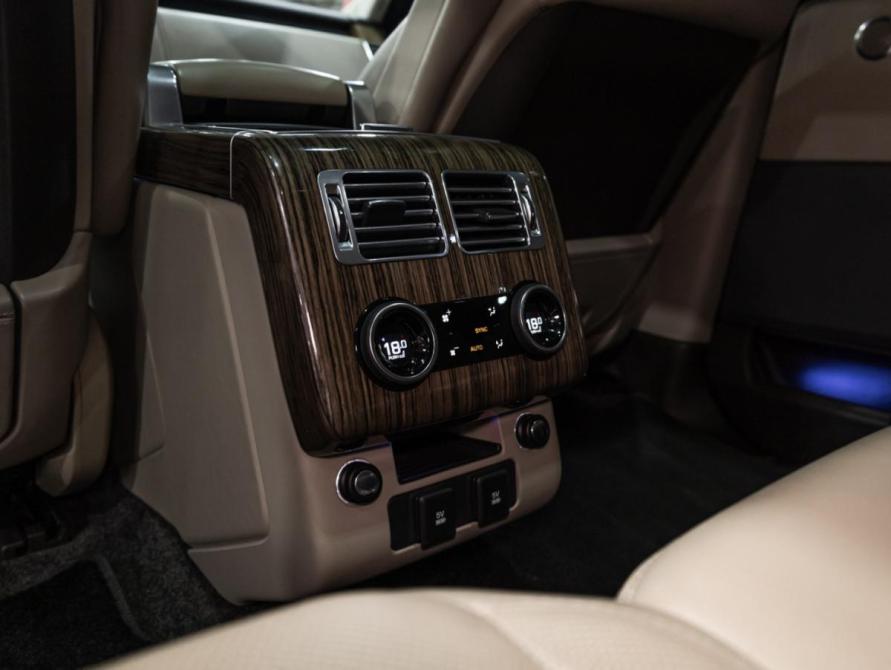 Land Rover Range Rover IV Рестайлинг Санкт-Петербург  - изображение 25