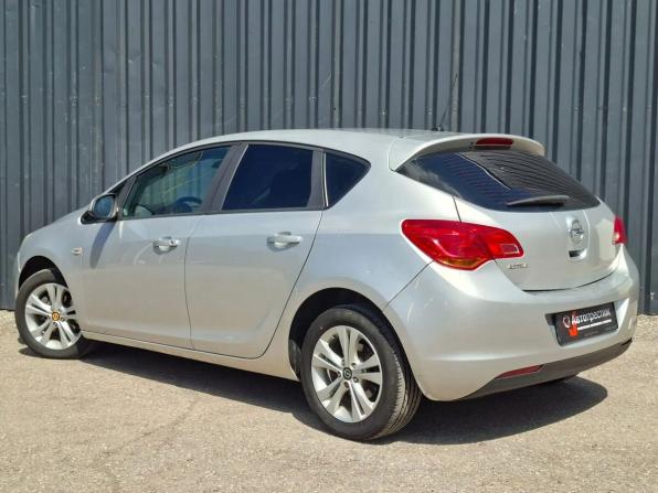 Opel Astra J с пробегом 2012 года, цена 580 000 рублей, 235000 км, хэтчбек, Автокод Объявления