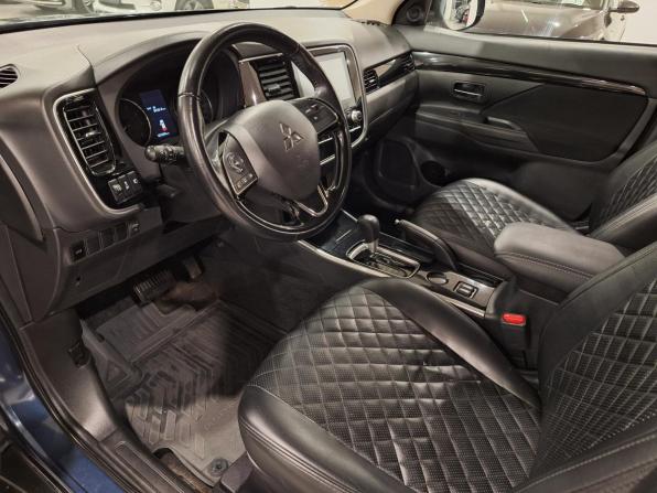 Mitsubishi Outlander III Рестайлинг 3 с пробегом 2021 года, цена 1 900 000 рублей, 167250 км, внедорожник, Автокод Объявления