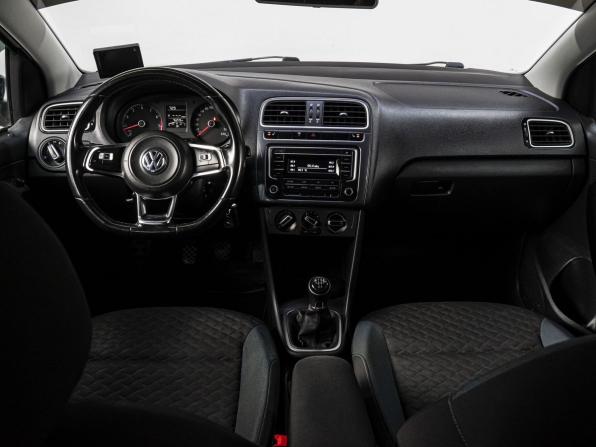 Volkswagen Polo V Рестайлинг с пробегом 2020 года, цена 1 575 000 рублей, 76249 км, седан, Автокод Объявления