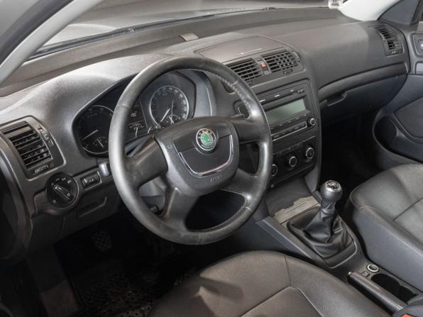 Skoda Octavia II (A5) Рестайлинг с пробегом 2009 года, цена 670 000 рублей, 249715 км, лифтбек, Автокод Объявления