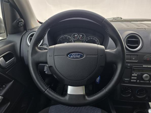Ford Fusion I Рестайлинг с пробегом 2006 года, цена 350 000 рублей, 325041 км, хэтчбек, Автокод Объявления