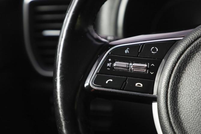 Kia Sportage IV Рестайлинг с пробегом 2020 года, цена 2 259 000 рублей, 108000 км, внедорожник, Автокод Объявления