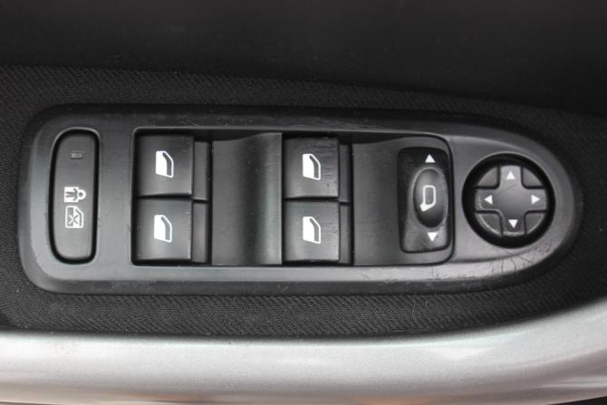 Peugeot 308 I Рестайлинг с пробегом 2012 года, цена 557 000 рублей, 166073 км, хэтчбек, Автокод Объявления