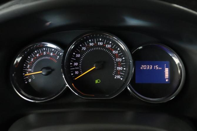 Renault Sandero II с пробегом 2015 года, цена 721 000 рублей, 203308 км, хэтчбек, Автокод Объявления