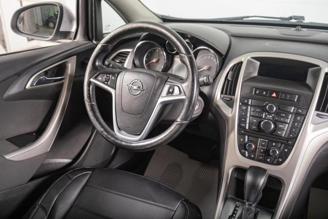 Opel Astra J с пробегом 2011 года, цена 709 000 рублей, 131000 км, хэтчбек, Автокод Объявления
