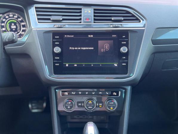 Volkswagen Tiguan II с пробегом 2018 года, цена 2 500 000 рублей, 176290 км, внедорожник, Автокод Объявления