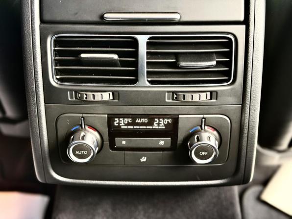 Volkswagen Touareg II с пробегом 2012 года, цена 1 820 000 рублей, 201882 км, внедорожник, Автокод Объявления