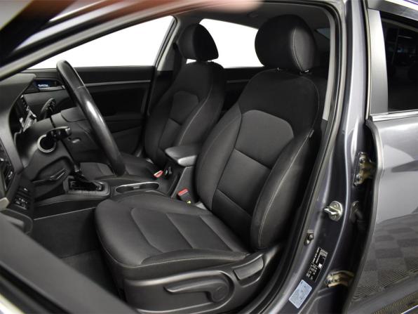 Hyundai Elantra VI (AD) с пробегом 2017 года, цена 1 463 900 рублей, 137876 км, седан, Автокод Объявления