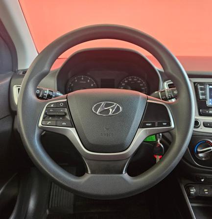 Hyundai Solaris II Рестайлинг с пробегом 2021 года, цена 1 399 000 рублей, 129703 км, седан, Автокод Объявления