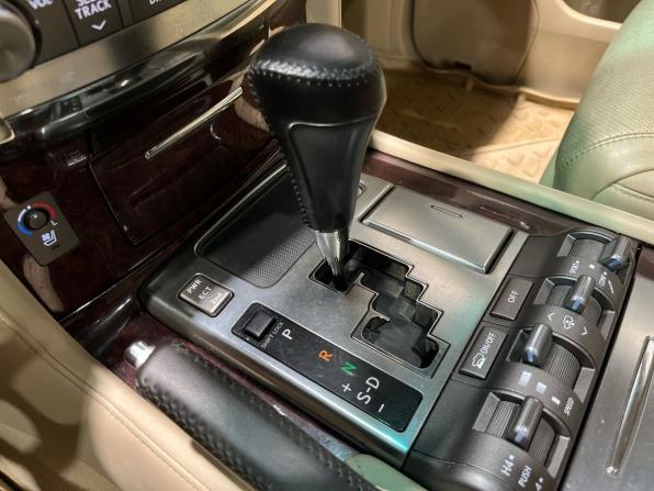 Lexus LX III с пробегом 2008 года, цена 2 590 000 рублей, 246747 км, внедорожник, Автокод Объявления