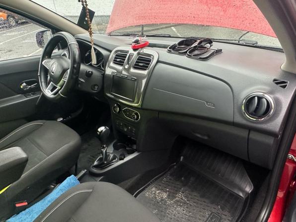 Renault Logan II Рестайлинг с пробегом 2019 года, цена 1 279 000 рублей, 102800 км, седан, Автокод Объявления