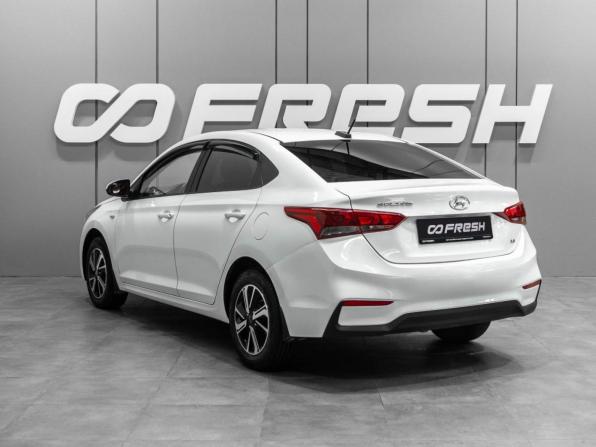 Hyundai Solaris II с пробегом 2018 года, цена 1 249 000 рублей, 122675 км, седан, Автокод Объявления