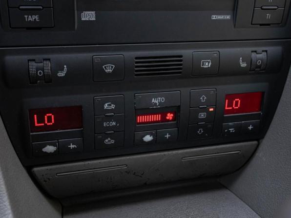 Audi A6 II (C5) Рестайлинг с пробегом 2002 года, цена 520 000 рублей, 251439 км, седан, Автокод Объявления