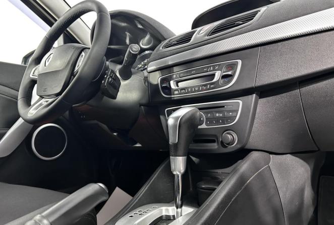 Renault Fluence I с пробегом 2011 года, цена 685 000 рублей, 211857 км, седан, Автокод Объявления