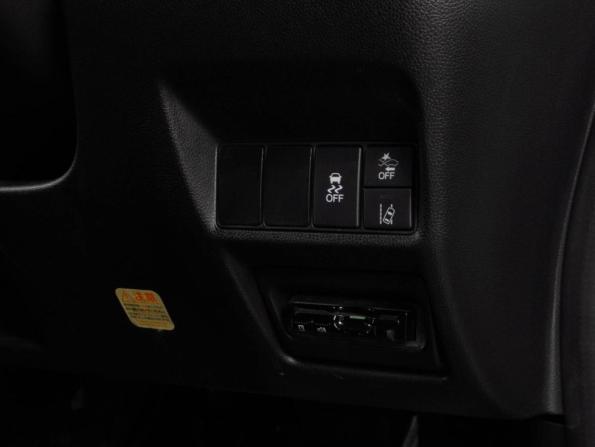 Honda Stepwgn V с пробегом 2017 года, цена 2 359 000 рублей, 77281 км, минивэн, Автокод Объявления