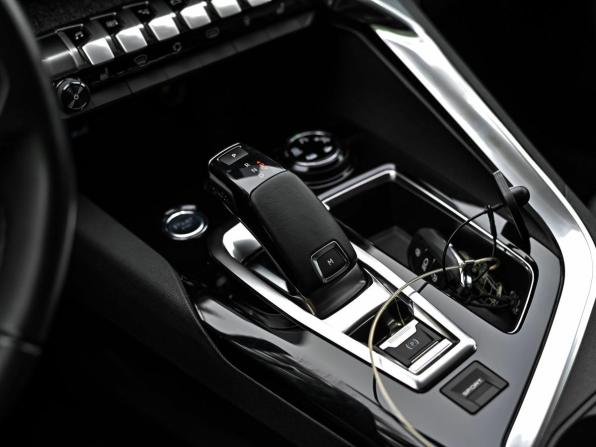 Peugeot 5008 II с пробегом 2018 года, цена 1 990 000 рублей, 63138 км, внедорожник, Автокод Объявления
