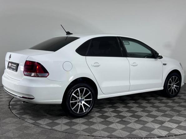 Volkswagen Polo V Рестайлинг с пробегом 2018 года, цена 995 000 рублей, 172454 км, седан, Автокод Объявления