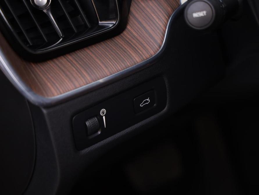 Volvo XC60 II Рестайлинг Санкт-Петербург  - изображение 27