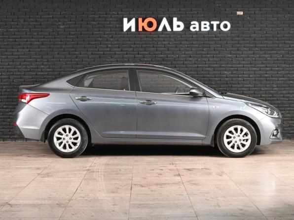 Hyundai Solaris II с пробегом 2017 года, цена 1 400 000 рублей, 58882 км, седан, Автокод Объявления