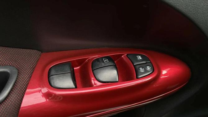 Nissan Juke I с пробегом 2012 года, цена 879 000 рублей, 173024 км, внедорожник, Автокод Объявления