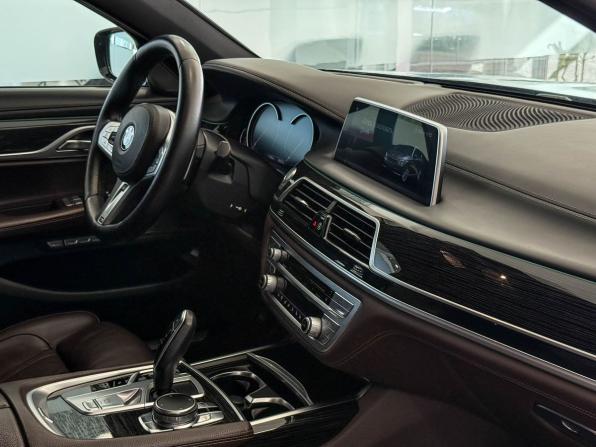 BMW 7 серии VI (G11/G12) с пробегом 2017 года, цена 3 947 000 рублей, 177654 км, седан, Автокод Объявления