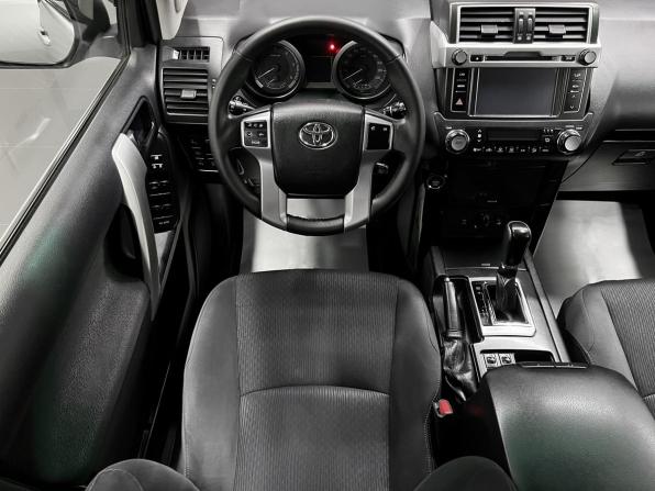 Toyota Land Cruiser Prado 150 Series Рестайлинг 1 с пробегом 2016 года, цена 3 615 000 рублей, 196164 км, внедорожник, Автокод Объявления